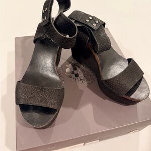 Vince Camuto Black Wedge Sandals